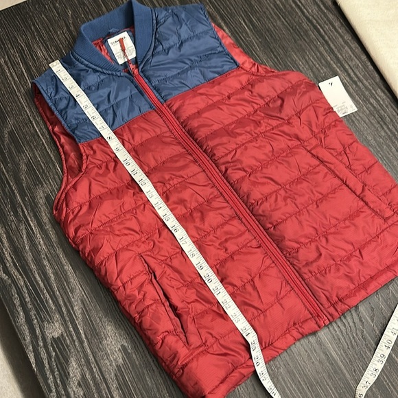 Men’s Maroon and Navy Lightweight Puffer Vest, Size Medium - Picture 8 of 8